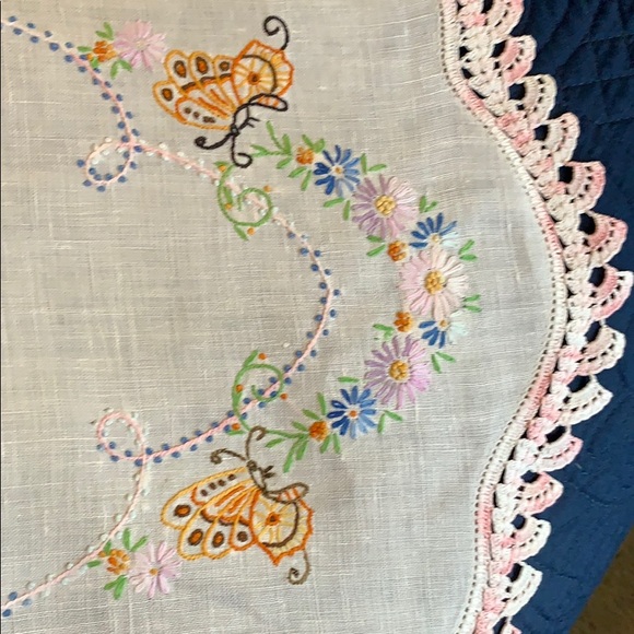 Other - Antique Linen Table Piece